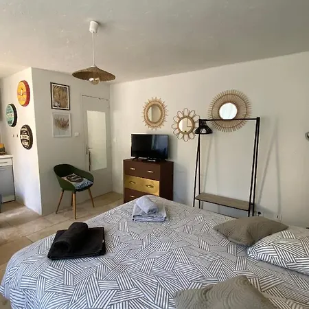 La Source Claire Apartment